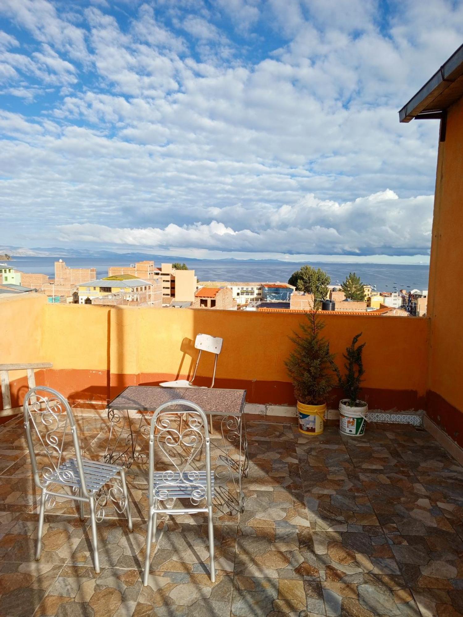 Hostal Puerto Alegre Копакабана Екстер'єр фото